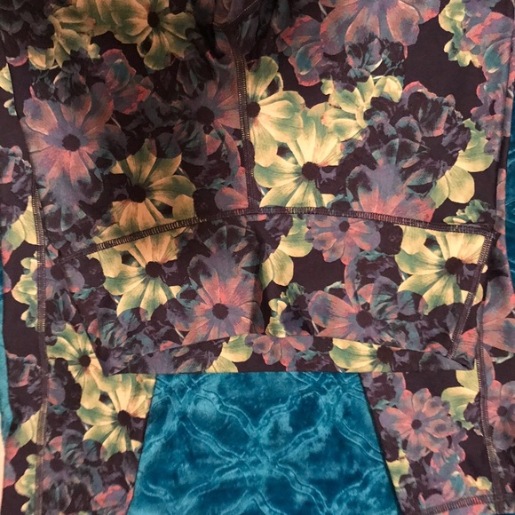 Fabletics tights - Picture 2 of 7